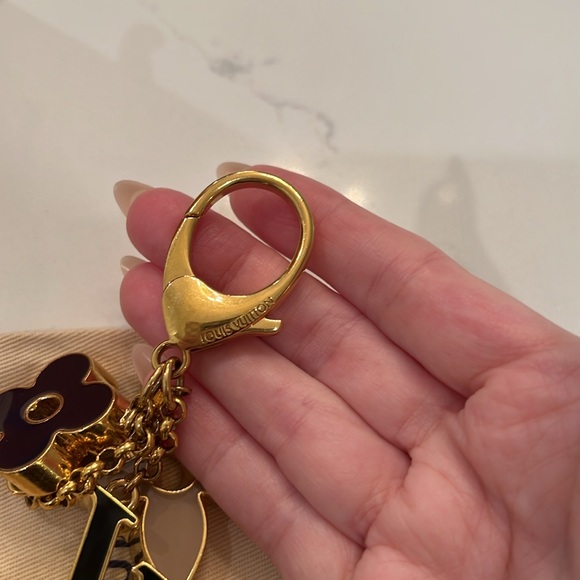 Louis Vuitton LV Fleur de Monogram Bag Charm
Key chain Pristine 🔑 - Picture 12 of 14